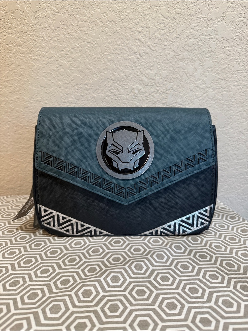 Loungefly Marvel black panther Wakanda forever, Crossbody bag